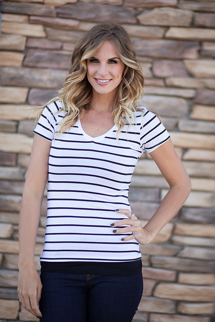 Striped Short Sleeve V-Neck Tee - White/Black