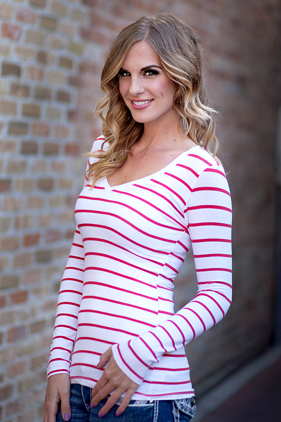 Madison Stripe V Neck Tees - White/Red