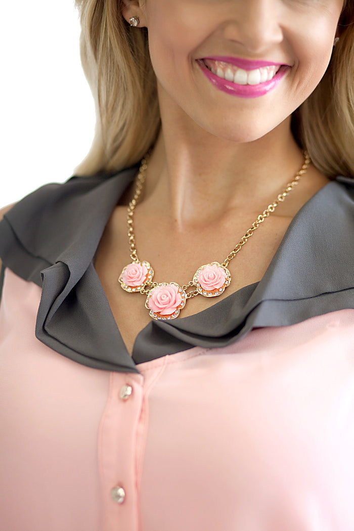 Rosette Necklace Pink